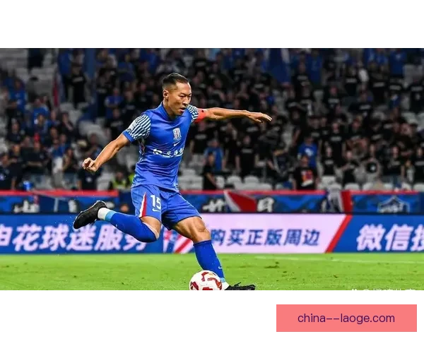 吴曦在上海申花继续稳固中场核心地位为球队注入经验与动力